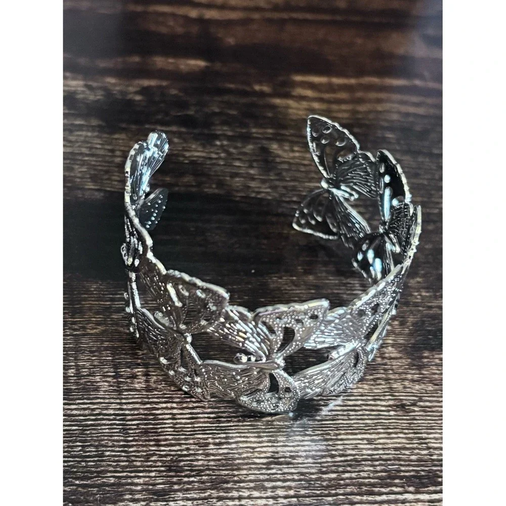 N/A elegant silver